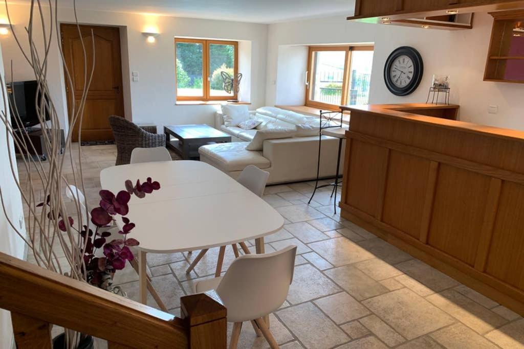 Domaine Des Pierres D Auvergne Flat Екстериор снимка