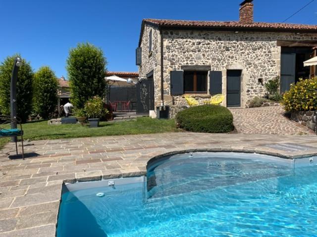 Domaine Des Pierres D Auvergne Flat Екстериор снимка